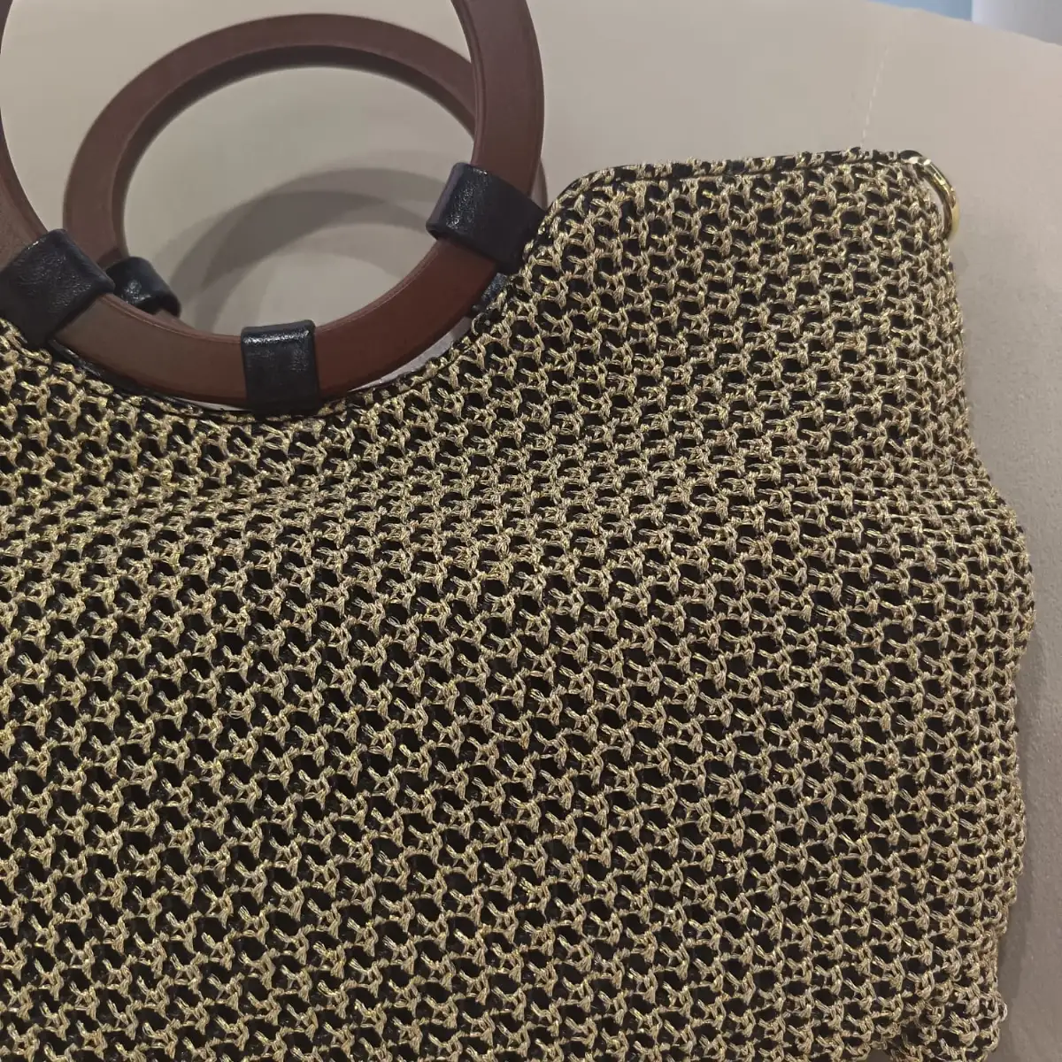 Sac noir  détails irisés